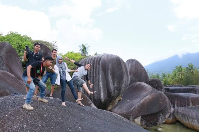 Alif Stone, Objek Wisata di Pulau Terujung Indonesia