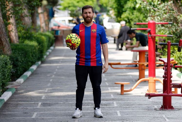 Mirip Lionel Messi, pria ini diamankan di kantor polisi