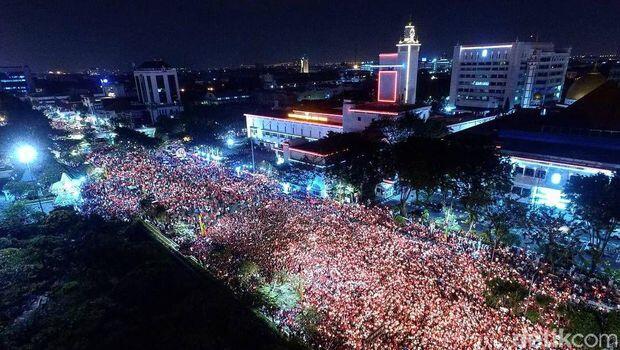 Begini Penampakan Aksi 1.000 Lilin untuk Ahok di Surabaya

