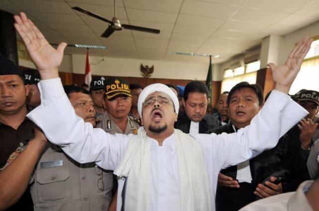 Polisi Ancam Keluarkan Red Notice untuk Rizieq Syihab