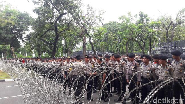 Pengamanan Aksi Massa Telan Dana Hingga Ratusan Miliar Rupiah