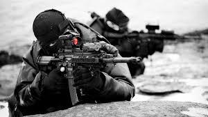 Perbedaan antara Sniper dan Penembak Jitu