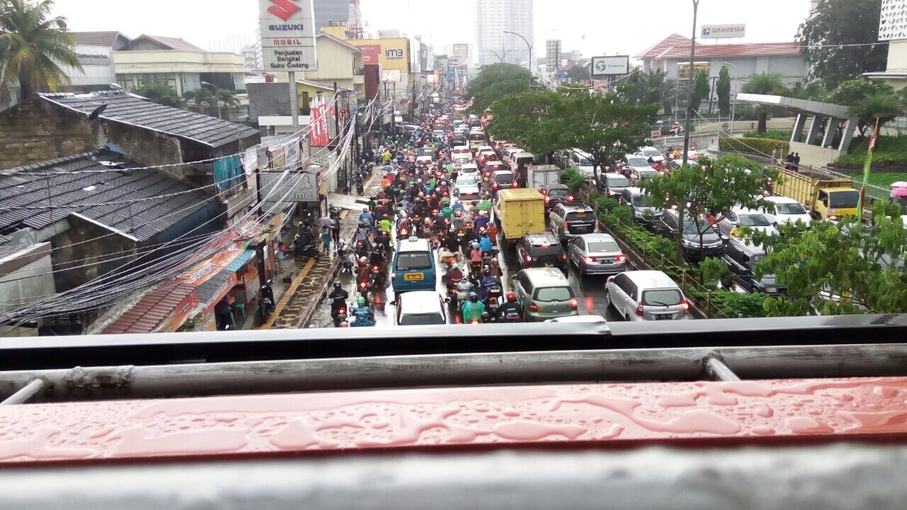 Mengapa Jakarta Dan Sekitarnya Selalu Macet ?