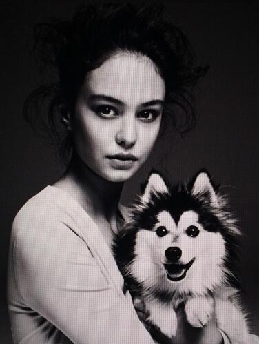 Courtney eaton Artis sekaligus model Australia Mempesona 