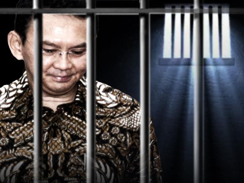 Sang Nenek Menitikan Air Mata Lihat Ahok Dipenjara