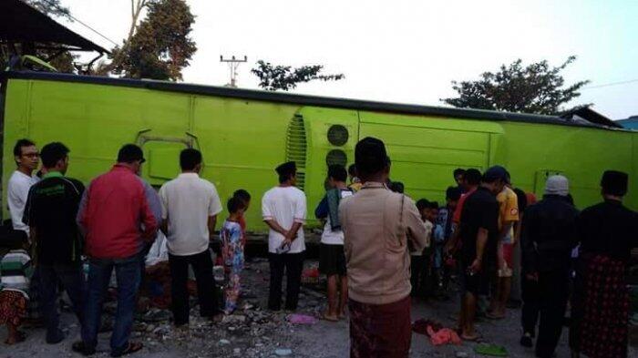Bus Rombongan Study Tour Terguling Setelah Tabrak Motor, Tiga Siswi Tewas