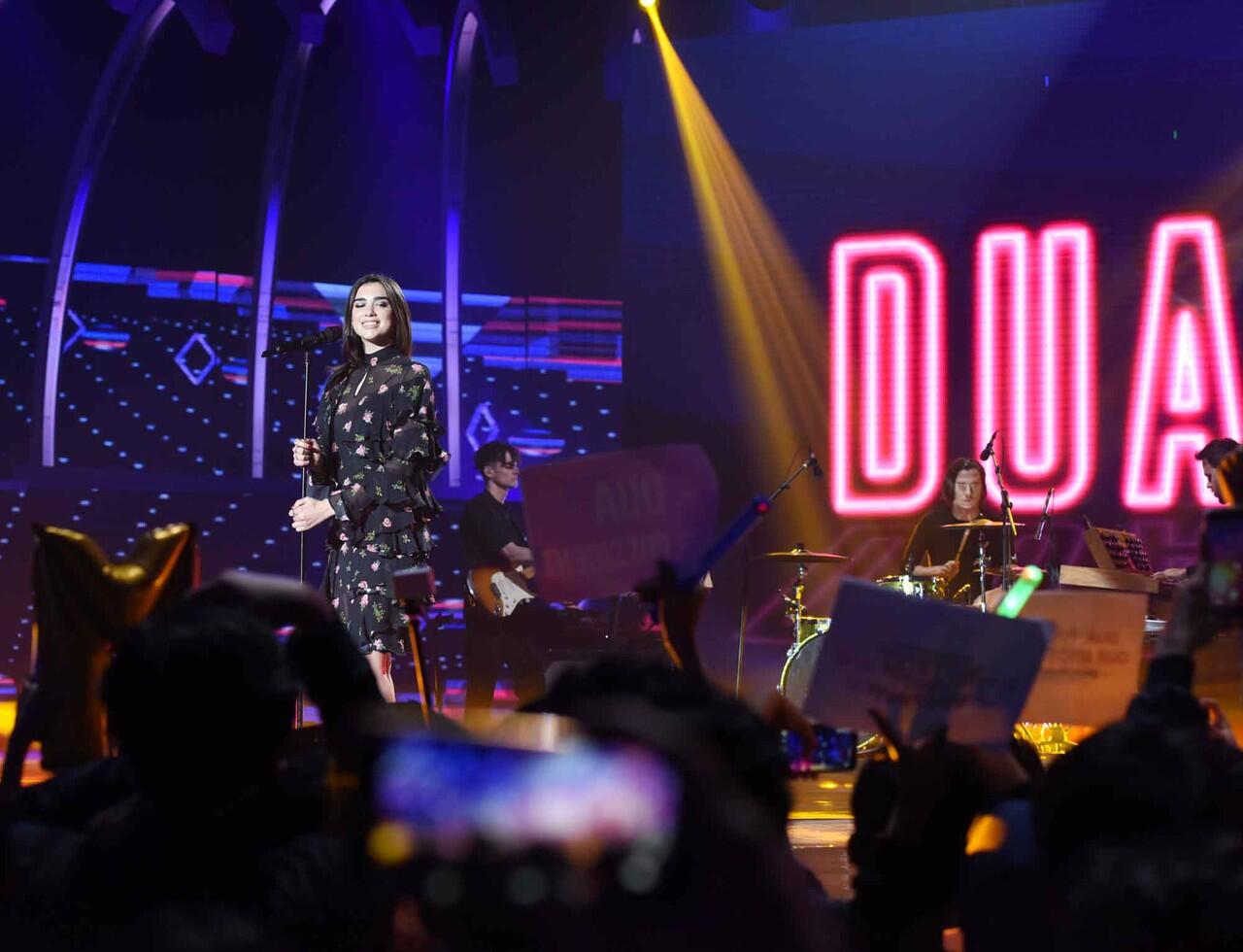 Fans DUA LIPA (MASUK). Daan Mogot digoyang Dua Lipa