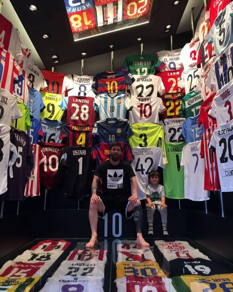 Ini daftar pemain yang jersey-nya dikoleksi Lionel Messi