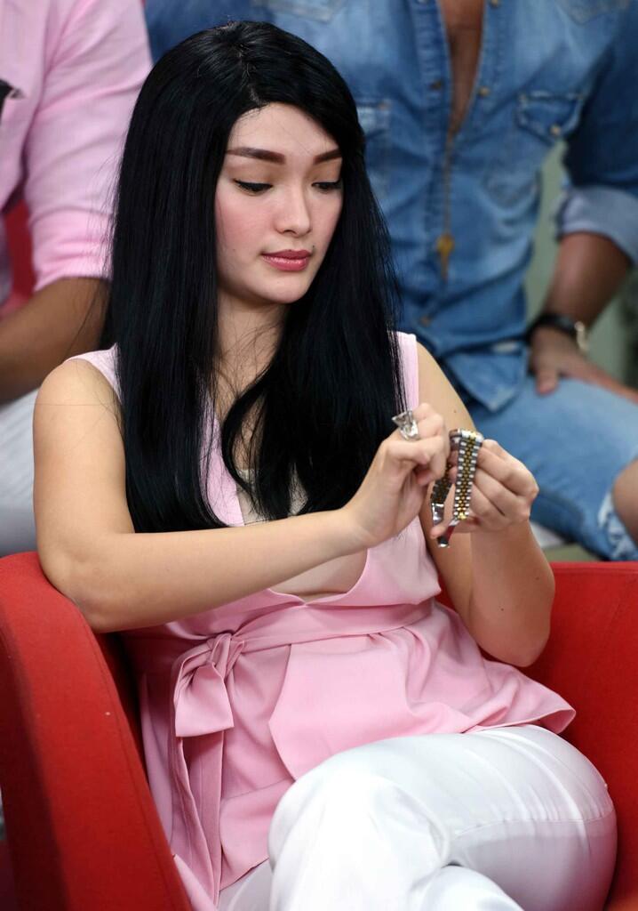 Lagi Mikirin Apa Sih Neng Zaskia Gotik.??
