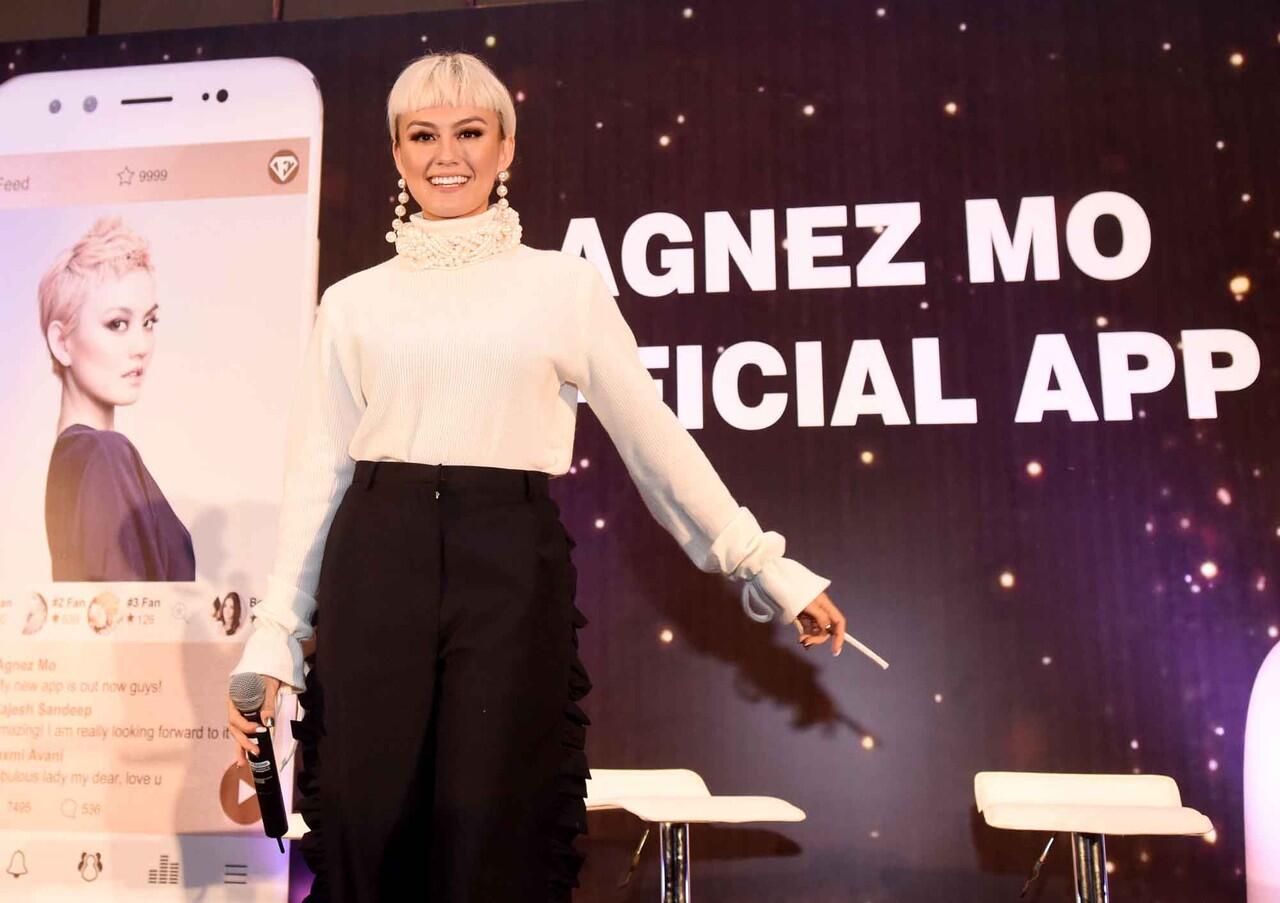 Agnez Monica Luncurin Aplikasi Mobile