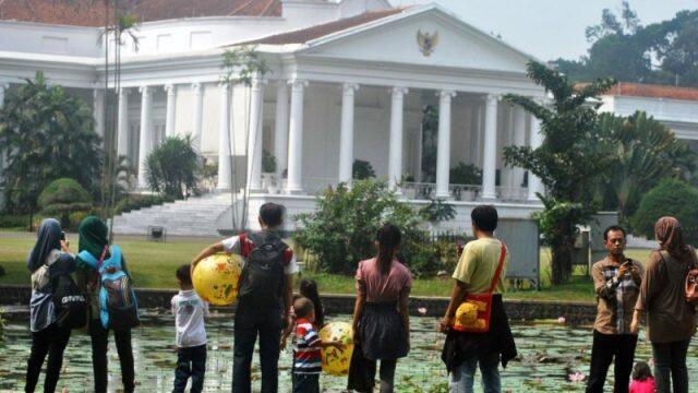 Megawati Resmikan Patung 2 Abad Kebun Raya Bogor
