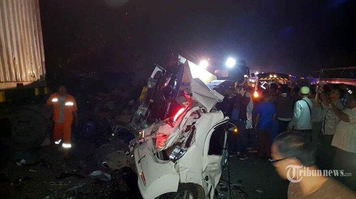Kronologi Tabrakan Beruntun 10 Kendaraan di Tol Cipularang