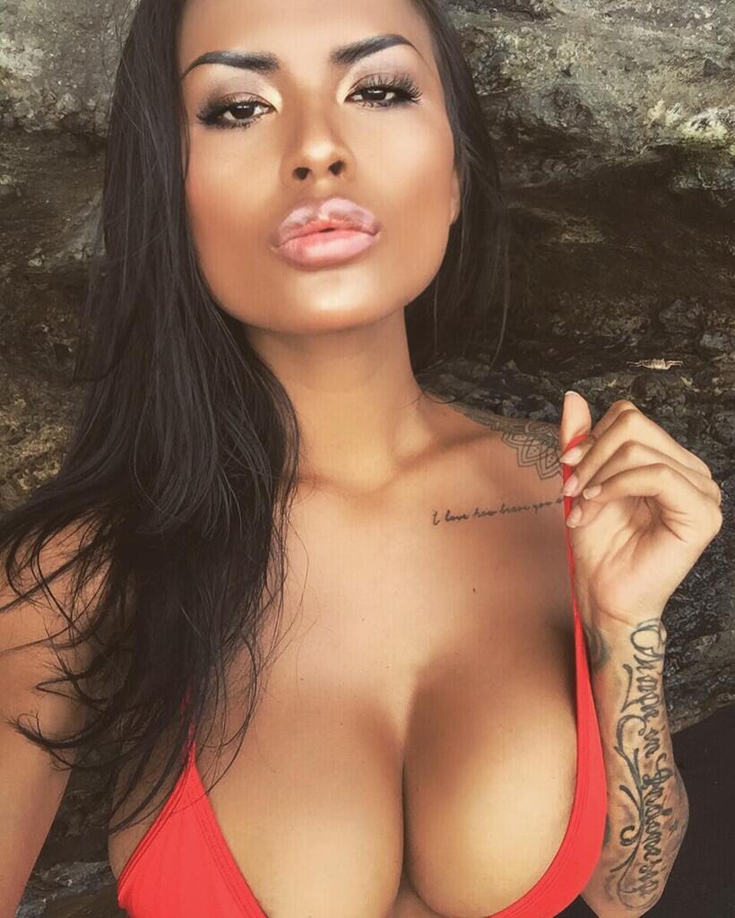 7 Wanita Indonesia Paling Hot di Instagram