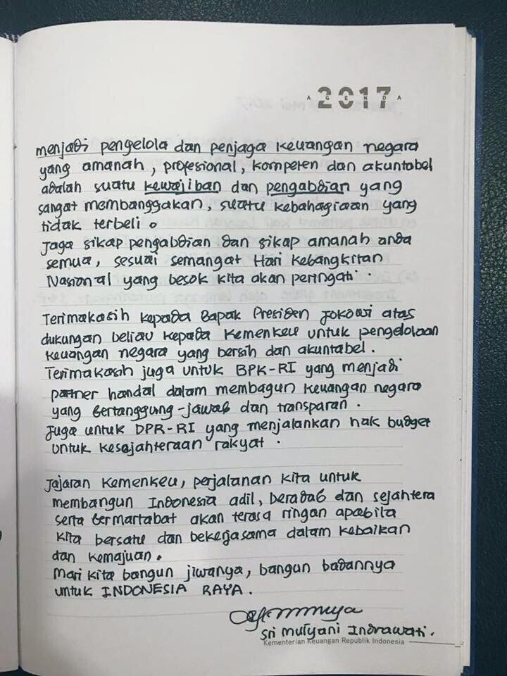 Sri Mulyani Tuangkan Kebahagiaan di Atas Kertas