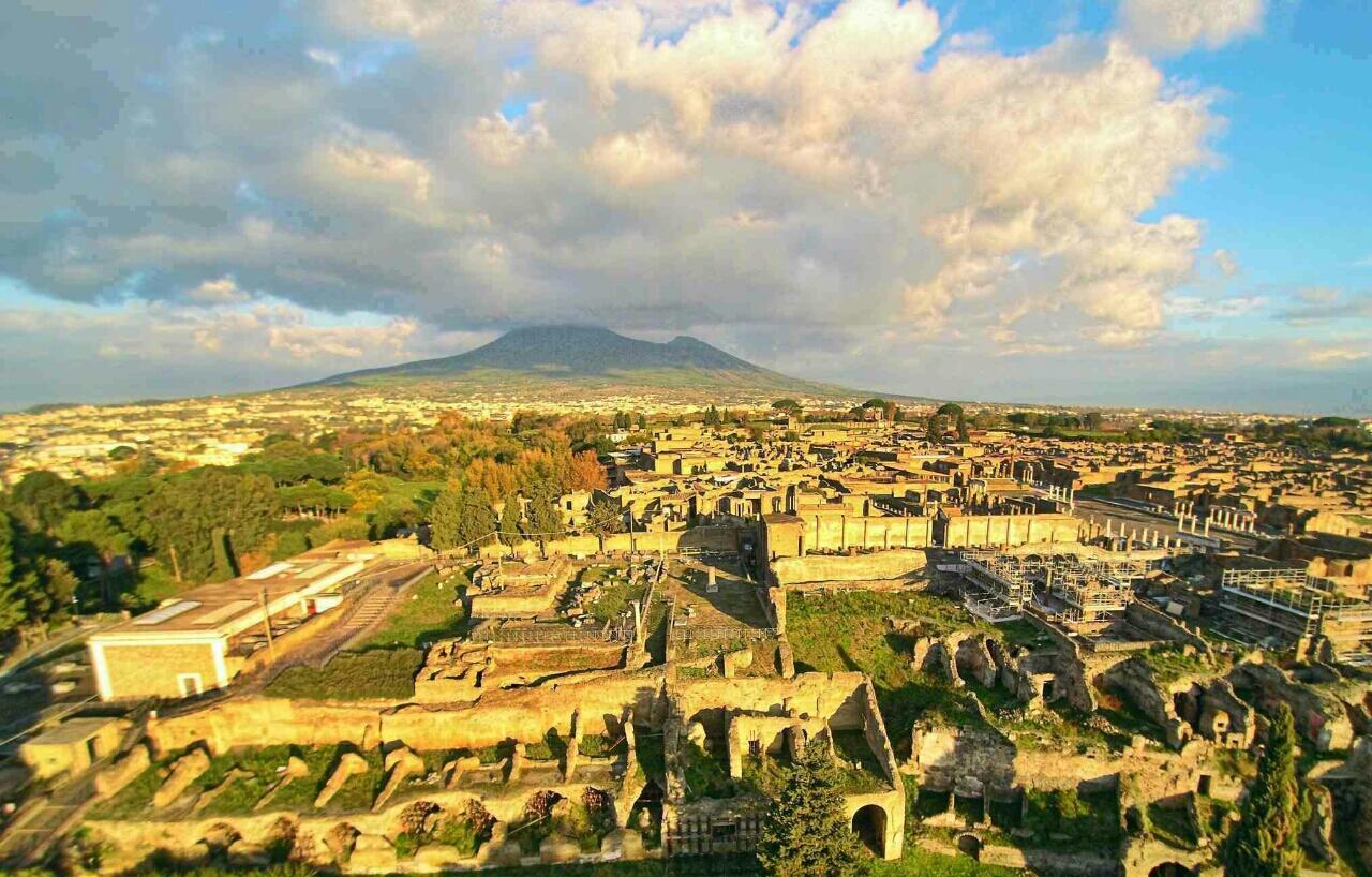 6 Fakta Mengejutkan Manusia yang Berubah Jadi Batu di Pompeii