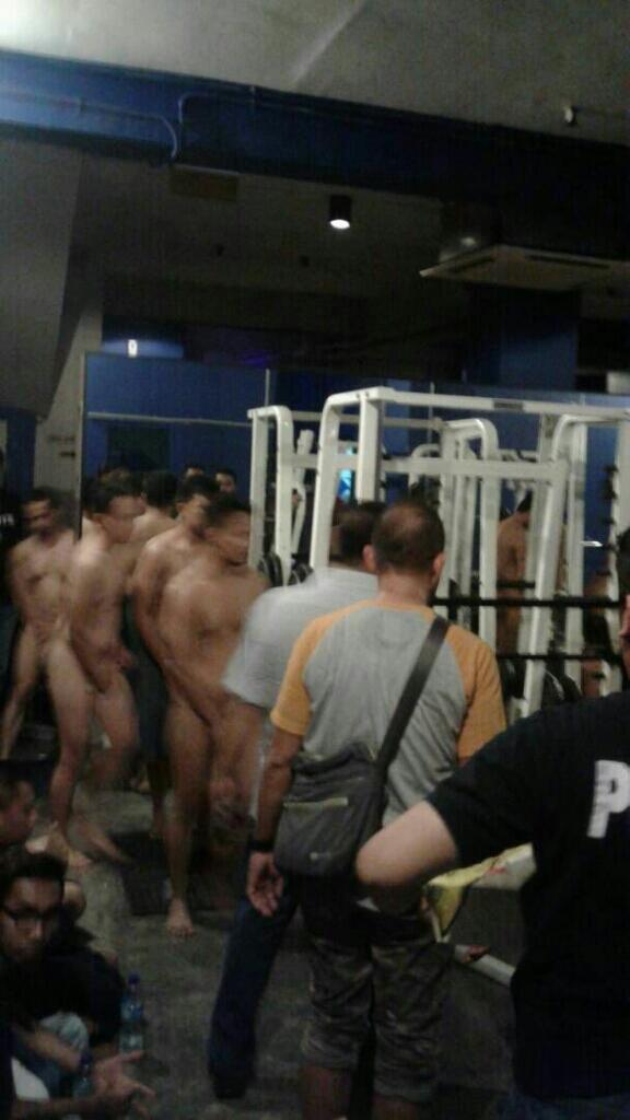 Alat BDSM Penjara Di Temukan Di Pesta Gay Di Kelapa Gading