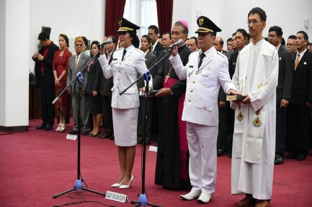 Karolin, Perempuan Pertama Jadi Bupati Landak Kalbar
