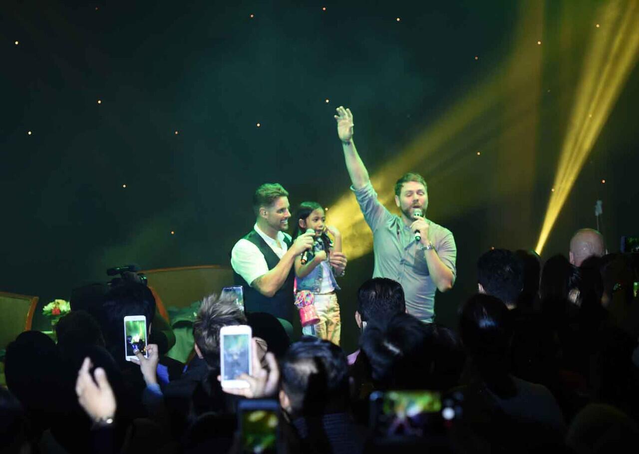 FOTO KONSER BOYZLIFE (Mantan Westlife dan Boyzone)