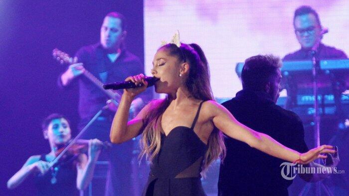 Konsernya Disasar Ledakan, Ariana Grande Ketakutan