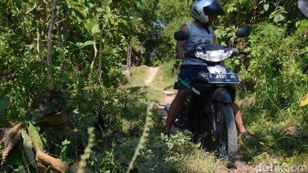 Polisi: Mobil Tersesat di Jalan Setapak Blora Sudah Dievakuasi