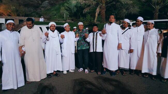 Di Saudi, Habib Rizieq Juga Ceramah di Depan WNI di Madinah