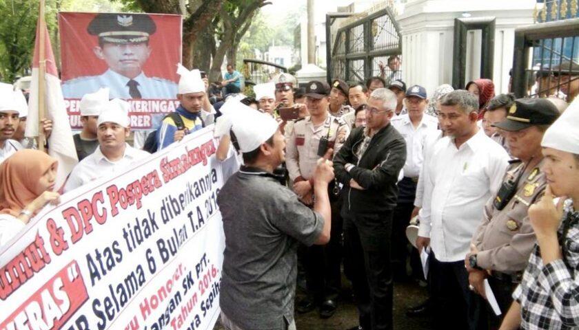Sadis!!! JR Saragih Pecat 700 Guru Honor, 6 Bulan Tak Digaji 