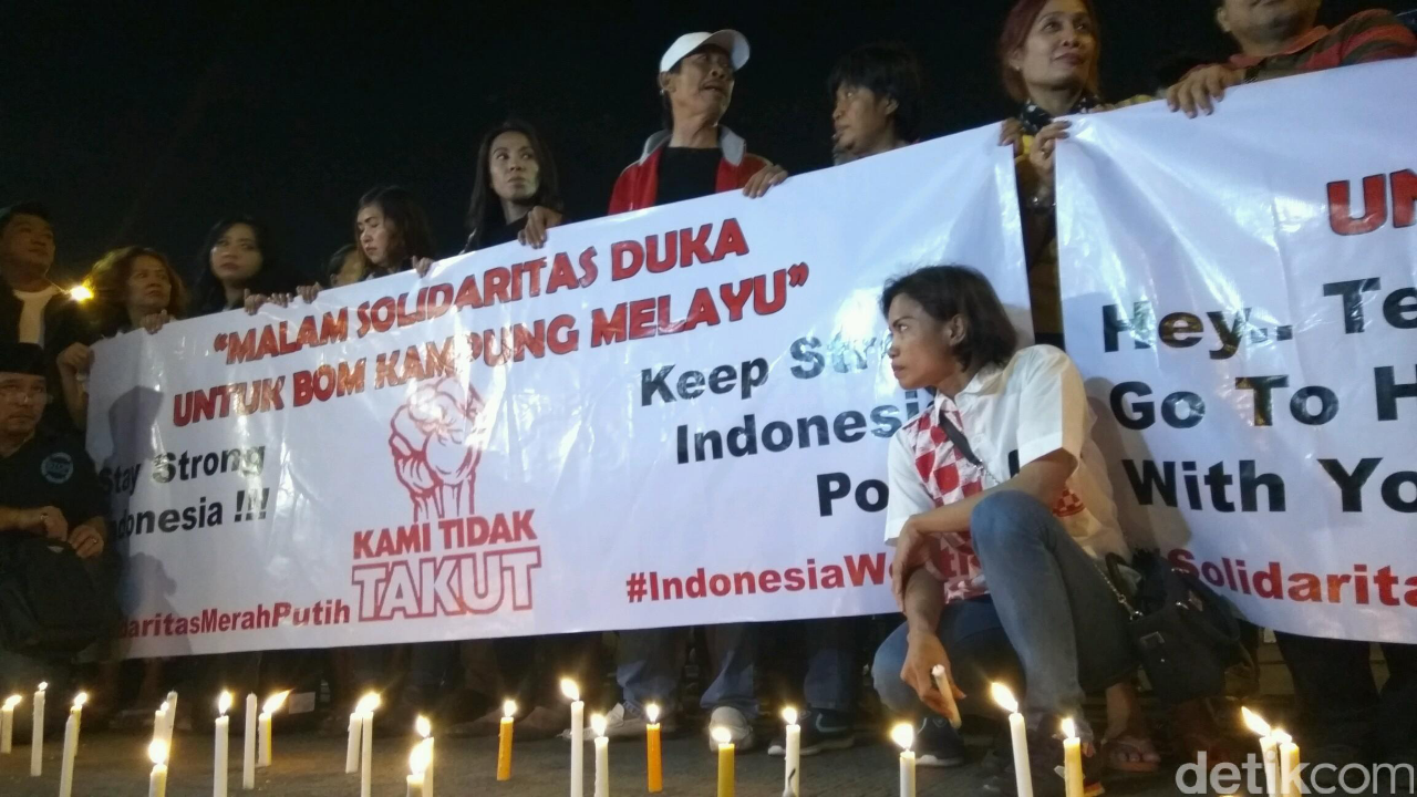 Warga Juga Gelar Aksi Lilin Di Lokasi Bom Kampung Melayu