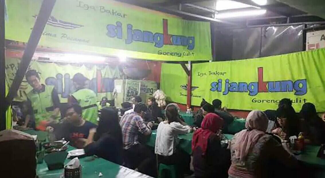 8 Rekomendasi Tempat Makan Enak dan Murah di Bandung yang Wajib kamu kunjungi!!