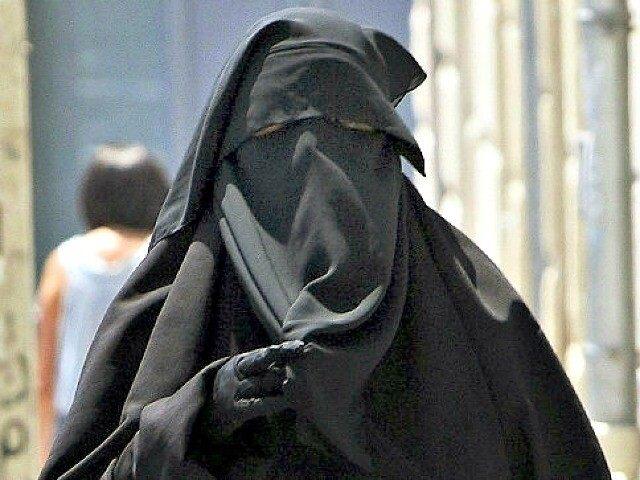 Islam Radikal Bangladesh Protes, Patung Dewi Keadilan Dibongkar