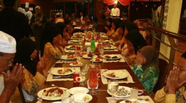 8 Tips Pacaran Sehat Supaya Puasamu Tak Batal