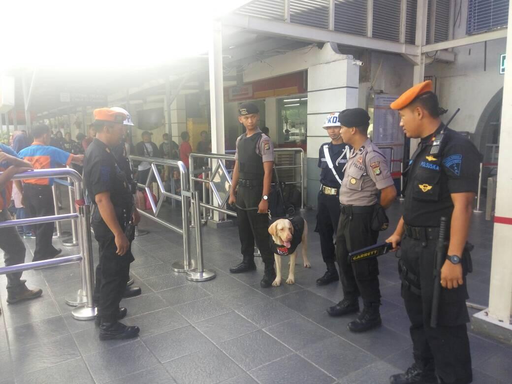 Keamanan Stasiun Gambir dan Senen Diperkuat dengan Anjing Pelacak