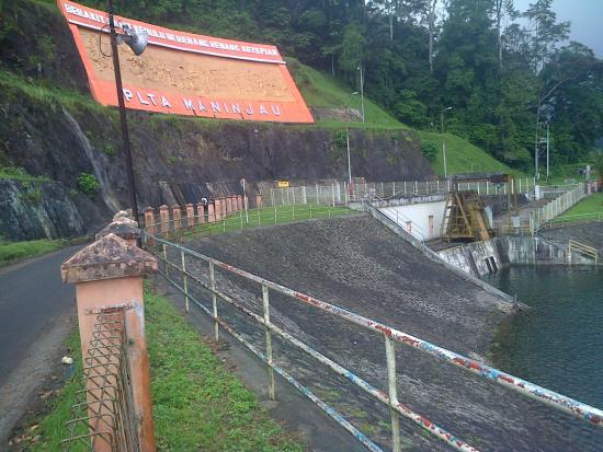 Misteri Indahnya Danau Maninjau