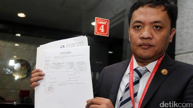 MK Gugurkan Gugatan Pasal Makar yang Diajukan Habiburokhman