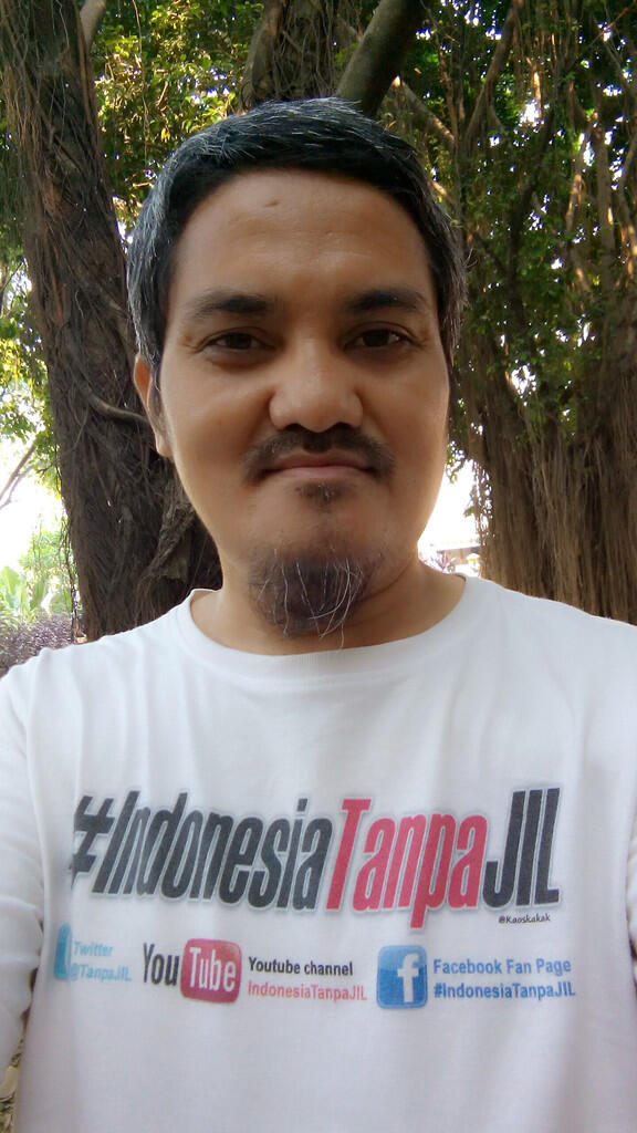 Terkenal Kritis, Jonru Ternyata Narsis Juga Loh Gan!