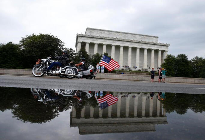 'Rolling Thunder' Sebuah Penghormatan Kepada Veteran Perang