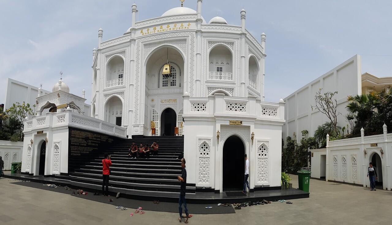 Bukan Taj Mahal, Ini Masjid Megah yang Sedang Hits di Jakarta