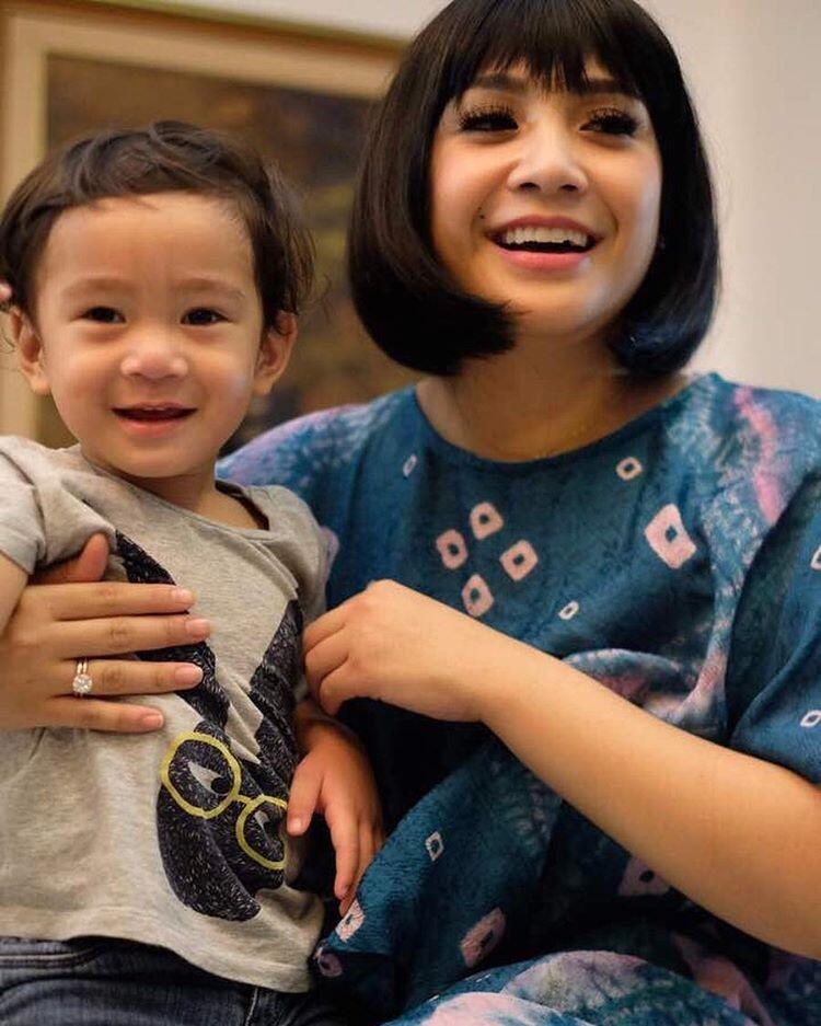 Mirip Banget! Rambut Bob Nagita Slavina dan Putri Titian, Siapa Yang Duluan?