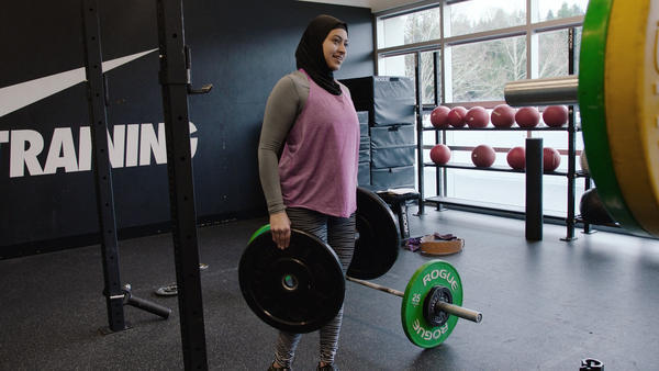 Amna Al Haddad, Sosok Wanita Berhijab yang Menginspirasi Nike