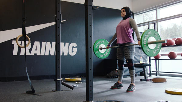 Amna Al Haddad, Sosok Wanita Berhijab yang Menginspirasi Nike