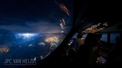 7 Foto Menakjubkan dari Kokpit Pesawat yang Diabadikan Pilot Belanda