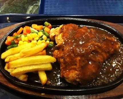 10 Kuliner Ayam di Jogja yang Wajib Dicoba Untuk Berbuka Puasa.