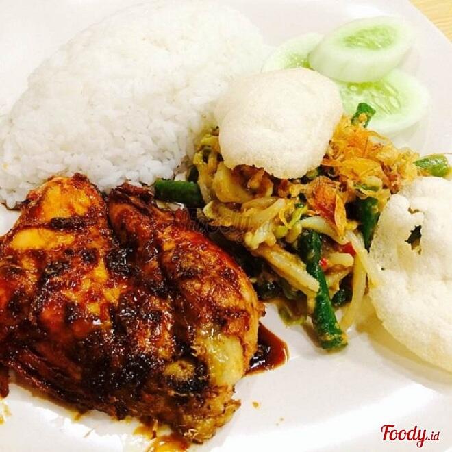 11 Ayam Goreng Maknyus di Jakarta, Cocok Untuk Reverensi Berbuka Puasa.