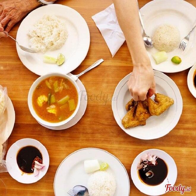 11 Ayam Goreng Maknyus di Jakarta, Cocok Untuk Reverensi Berbuka Puasa.