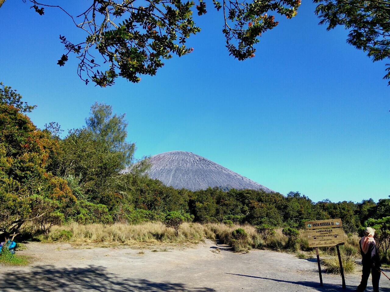 Dua Wanita di Semeru, 19-21 Mei 2017