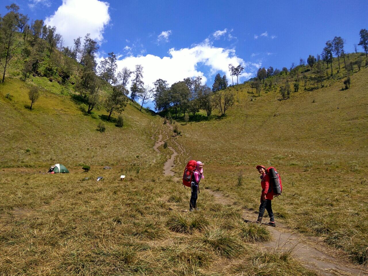 Dua Wanita di Semeru, 19-21 Mei 2017