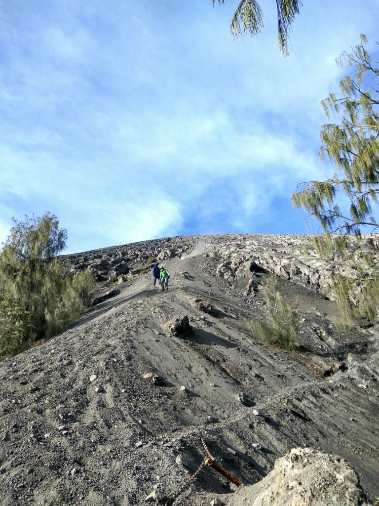 Dua Wanita di Semeru, 19-21 Mei 2017