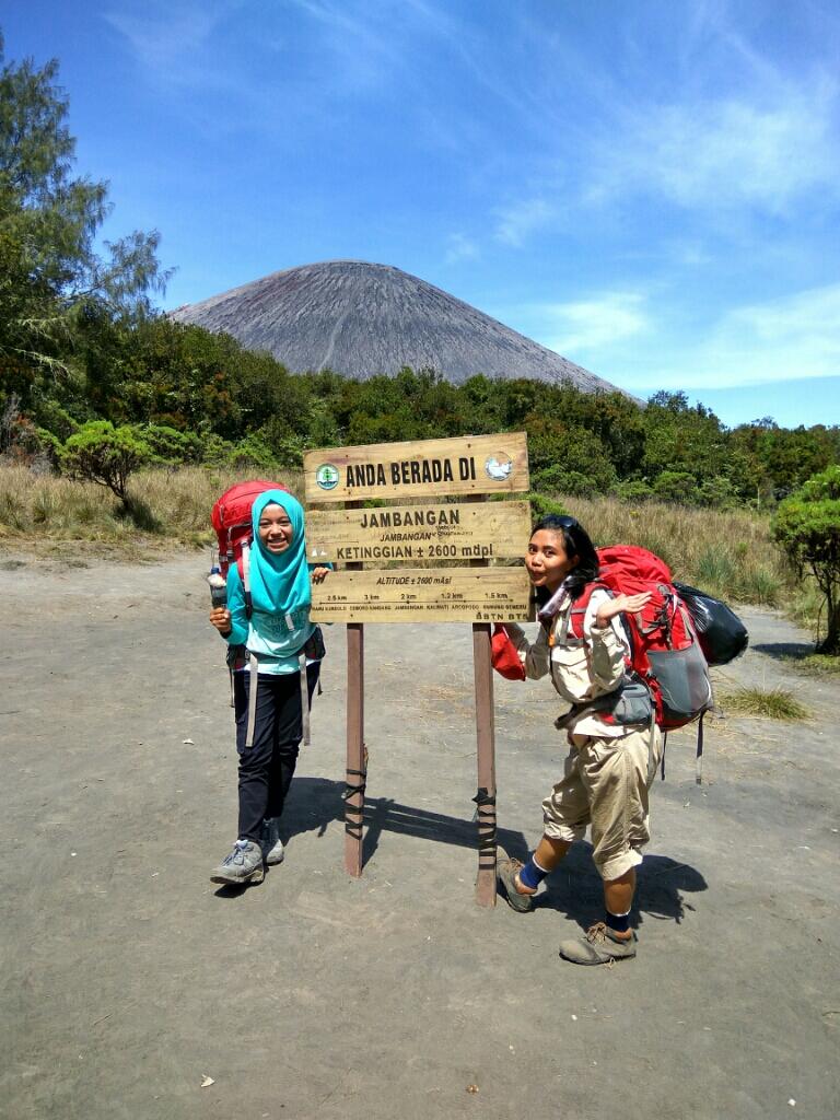 Dua Wanita di Semeru, 19-21 Mei 2017