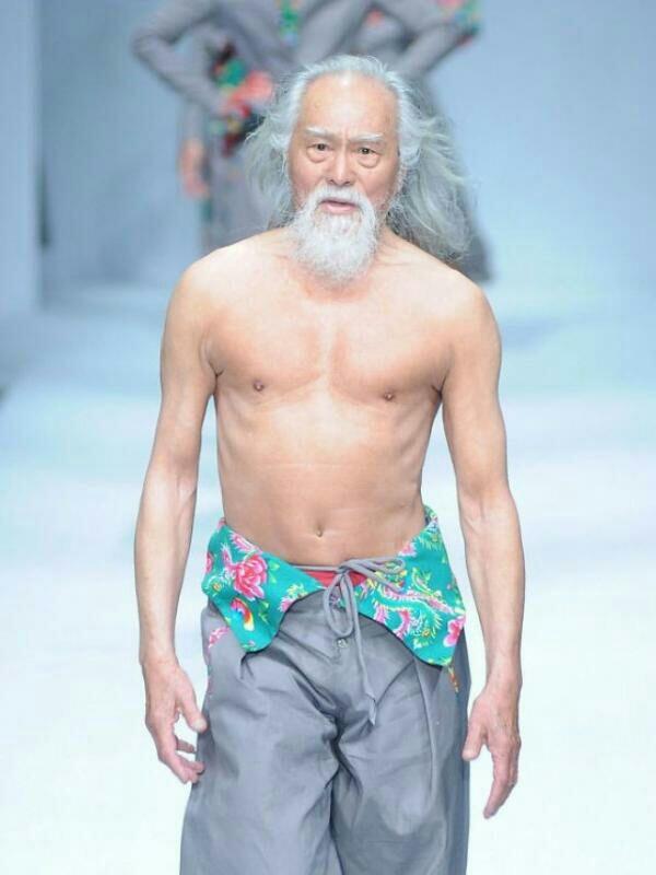 Cadas! Kakek 80 Tahun Ini Jadi Model Paling Hot