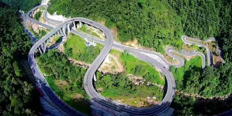 Jalan Berliku Yang Indah Di Dunia