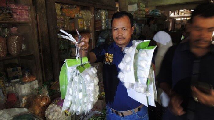 Awas! Garam Bleng Mengandung Boraks Banyak Beredar di Pasar Ngentakrejo Kulonprogo